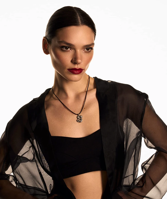 Колье LOVE LETTER на шнурке с подвеской "S" из серебра