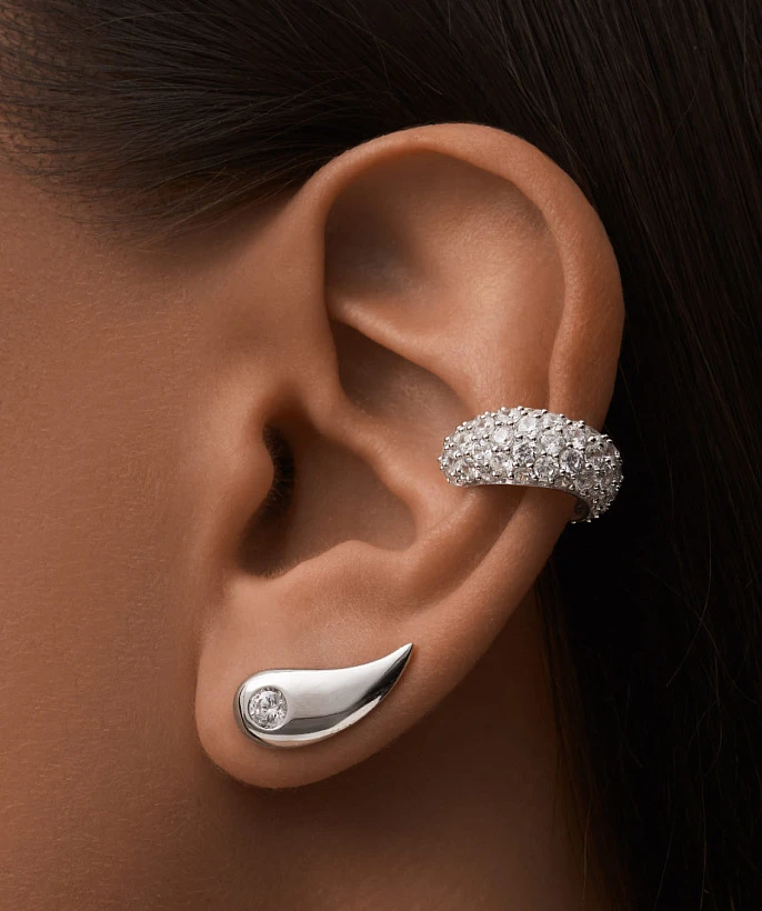 Крупный кафф из серебра с белыми камнями