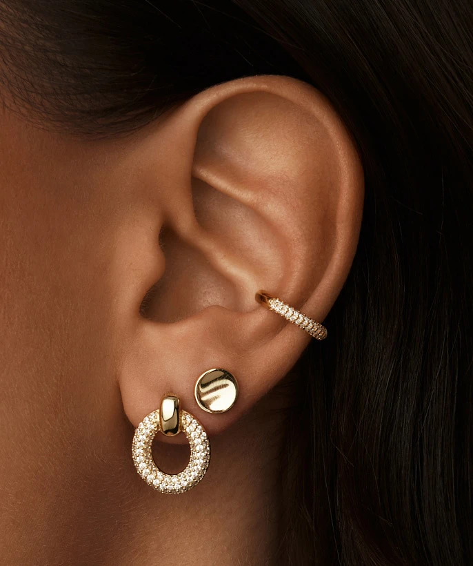 Серебряные серьги-пусеты с фианитами в покрытии желтое золото