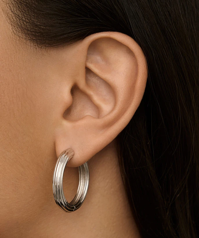 Массивные серебряные серьги-конго с рельефом MIESTILO 