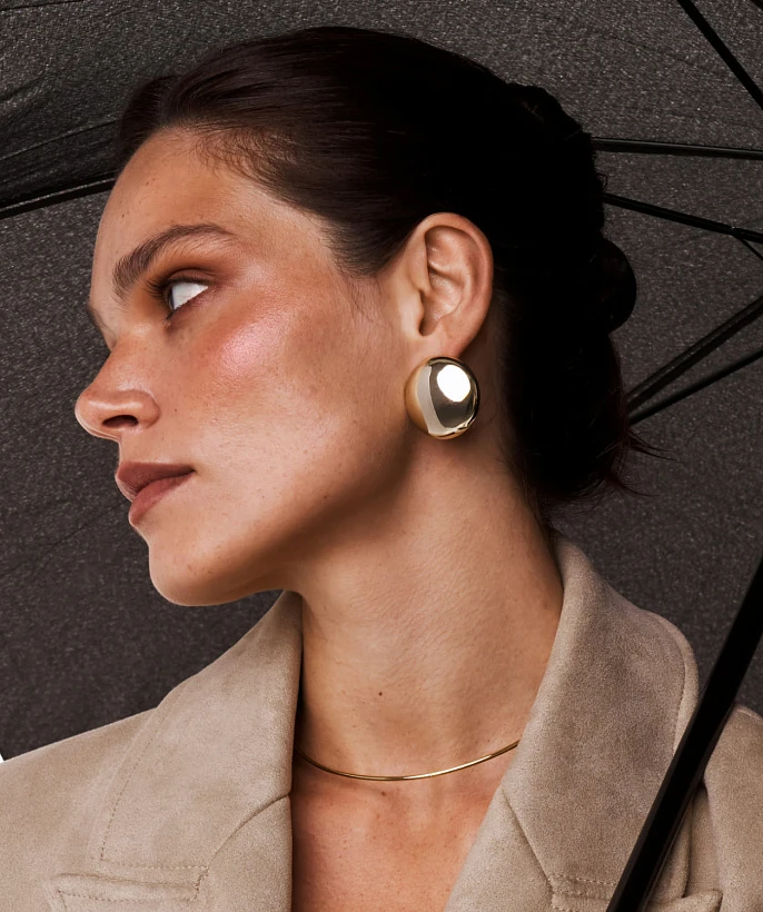 Жесткое колье-чокер из серебра в покрытии желтое золото