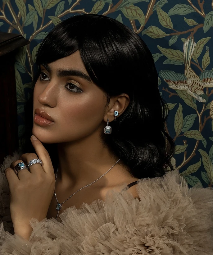 Кольцо из серебра с крупными фианитами