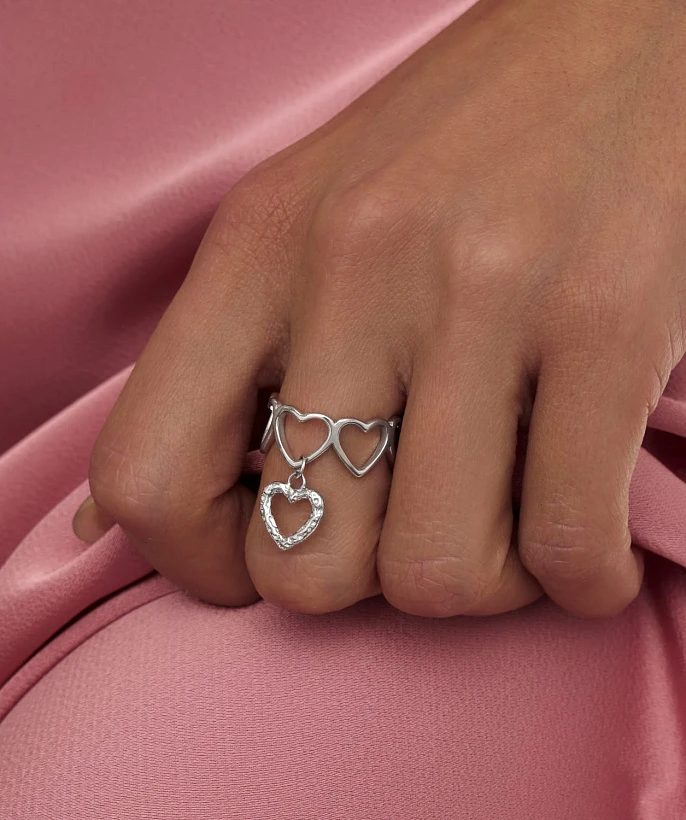 Cеребряное кольцо с подвеской сердцем и фианитами MIESTILO