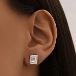 Серебрянные серьги-гвоздики с квадратным крупным фианитом в огранке Эмеральд