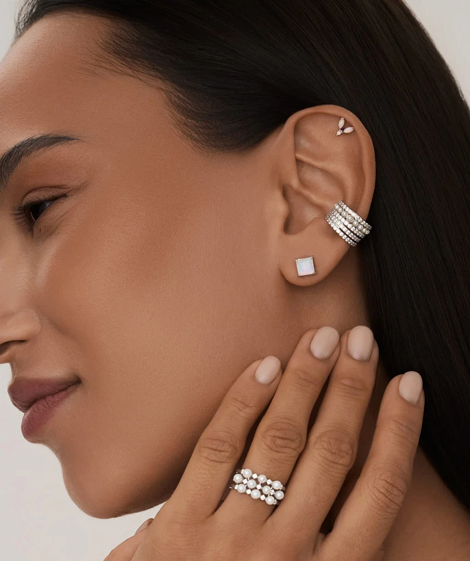 Серебряные серьги гвоздики с опалом MIESTILO