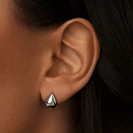 Серебряные серьги-пусеты в виде капли