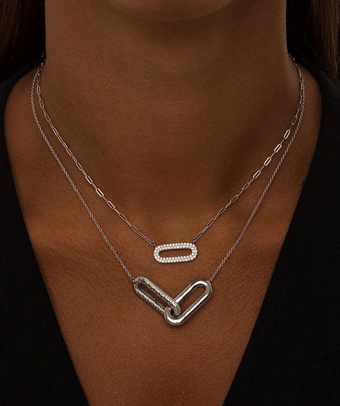 Колье из серебра с пересекающимися овалами и фианитами