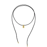 Колье на кожаном шнурке с серебряной подвеской в форме капли в покрытии желтое золото