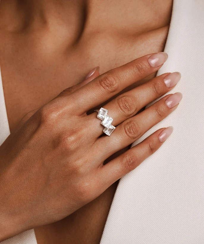 Серебряное кольцо A LA RUSSE с тремя фианитами