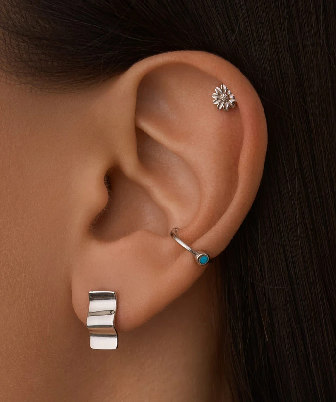 Серебряные серьги с мятым эффектом MIESTILO 