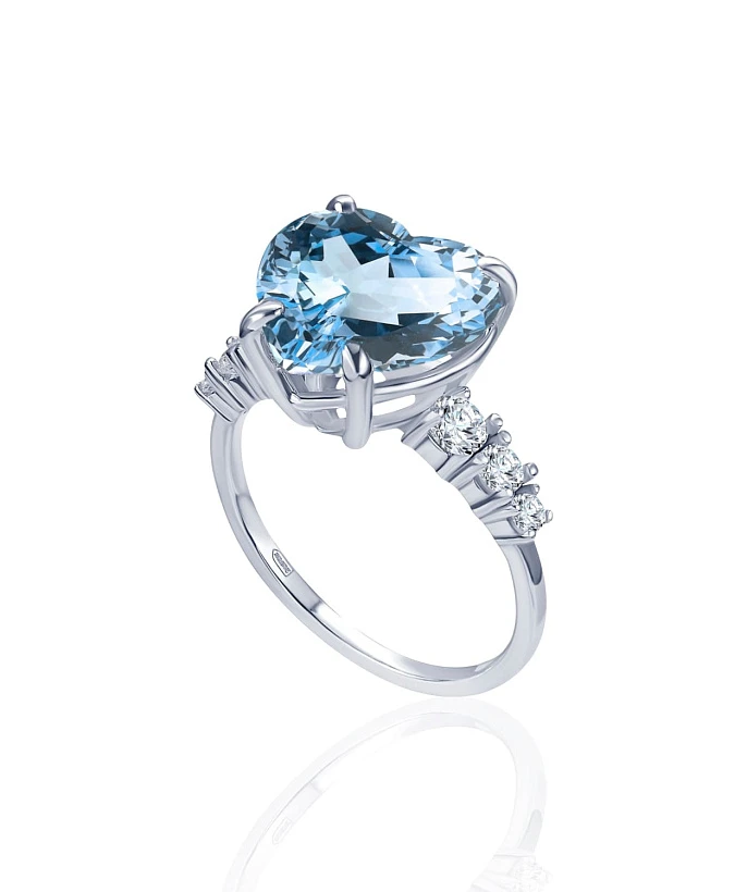 Кольцо с голубым сердцем из серебра