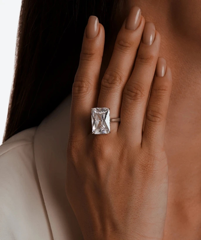 Коктейльное кольцо из серебра с фианитом Октагон