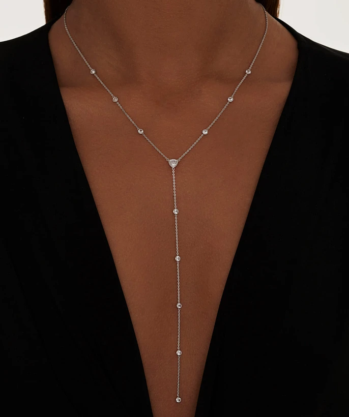 Серебряное колье-галстук с фианитами