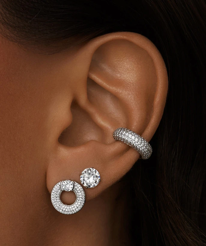 Серебряные круглые серьги-пусеты с фианитами