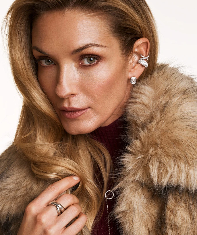 Серебряные серьги-гвоздики ПОЛНОЧЬ с фианитами в огранке Эмеральд