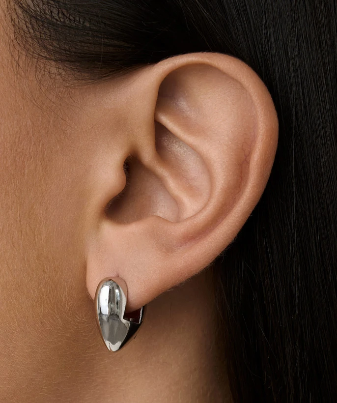 Крупные серебряные серьги в виде дутого сердца MIESTILO 