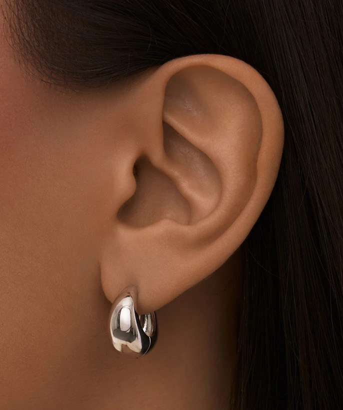 Серебряные серьги в форме капли