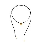 Колье на кожаном шнурке с серебряной подвеской в форме сердца в покрытии желтое золото