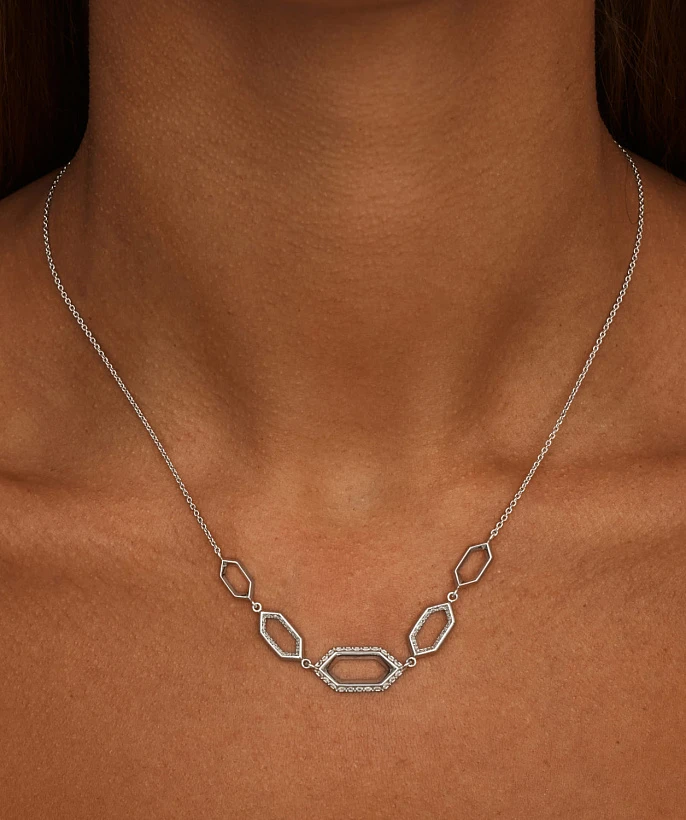 Серебряное колье с многогранниками с фианитами