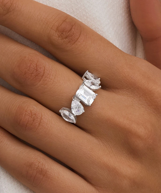 Серебряное кольцо ГРАЦИЯ с фианитами