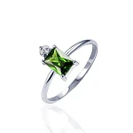 Серебряное кольцо с зеленым фианитом "Энергия"