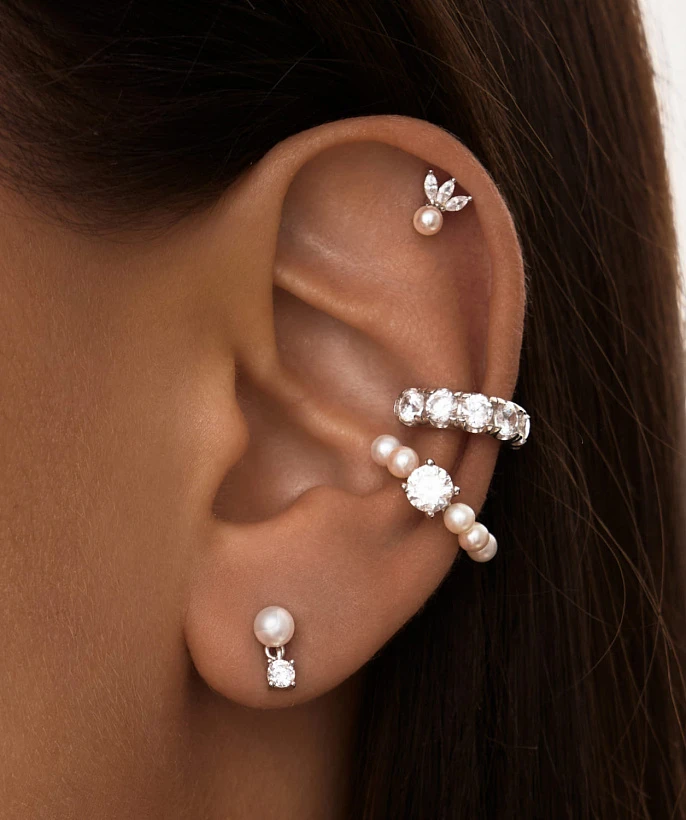 Серебряный пирсинг в ухо с фианитами MIESTILO