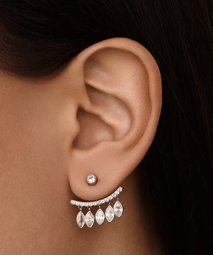 Акцентные серьги-джекеты из серебра с фианитами MIESTILO 