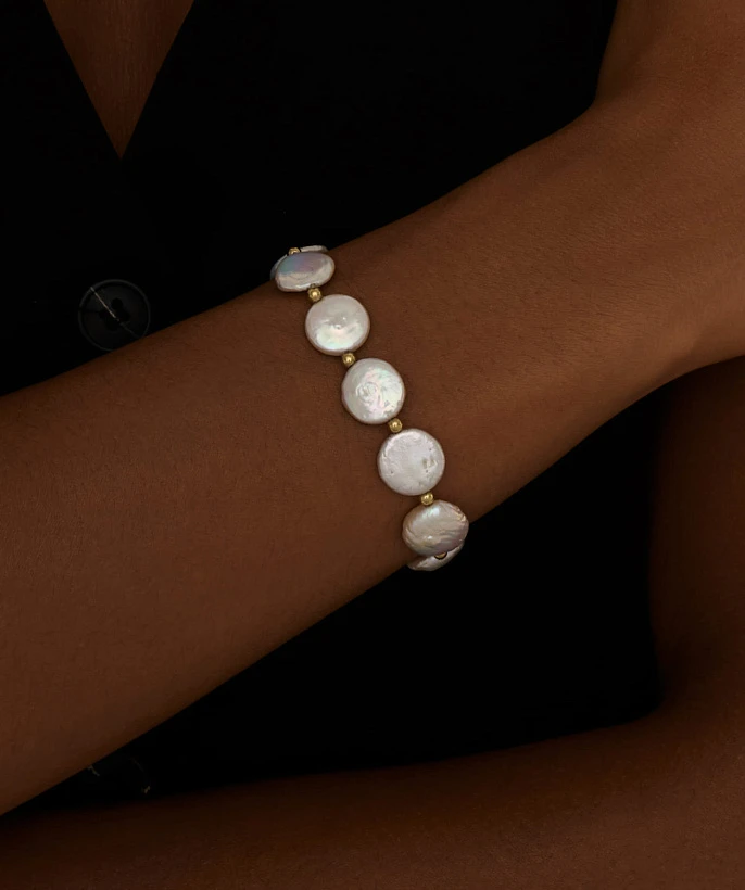 Серебряный браслет из барочного жемчуга AMOR в покрытии желтое золото