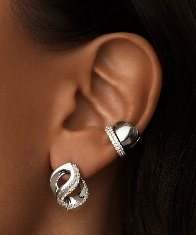 Серебряные переплетенные серьги с фианитами