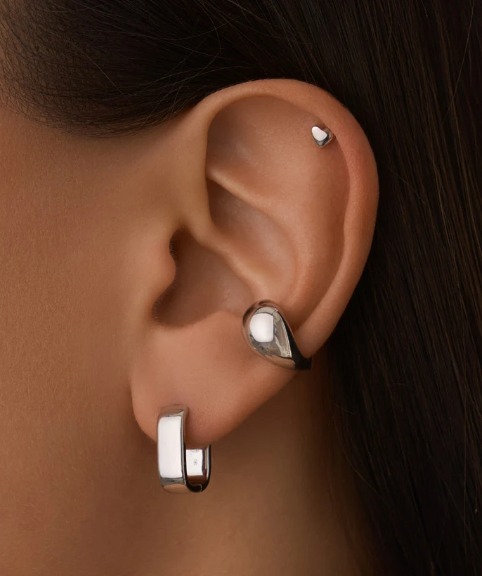 Овальные широкие серьги-конго из серебра MIESTILO