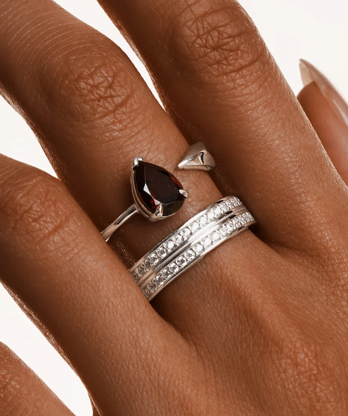 Серебряное кольцо EROS с натуральным гранатом