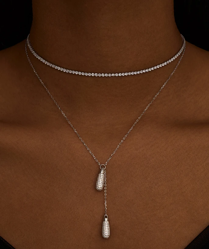 Серебряное колье-галстук с подвесками с фианитами