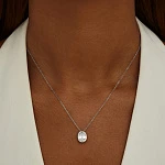 Серебряное колье с овальной подвеской с фианитом