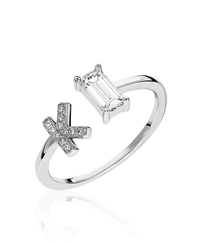 Серебряное кольцо с буквой K с фианитами MIESTILO