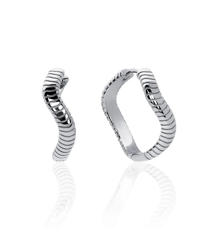 Серебряные серьги-конго с рельефом и волнообразным изгибом MIESTILO 