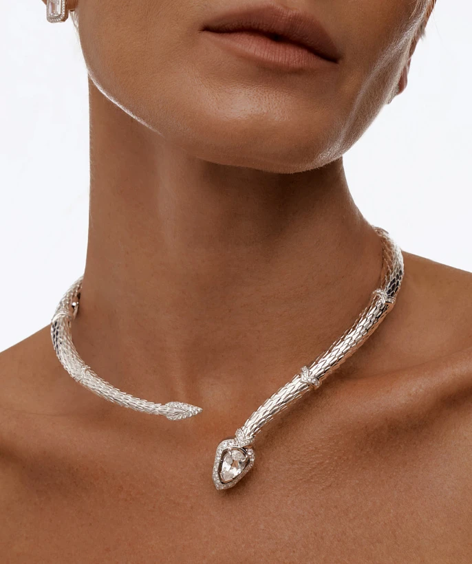 Серебряное жесткое колье ЭПИОНА с горным хрусталем