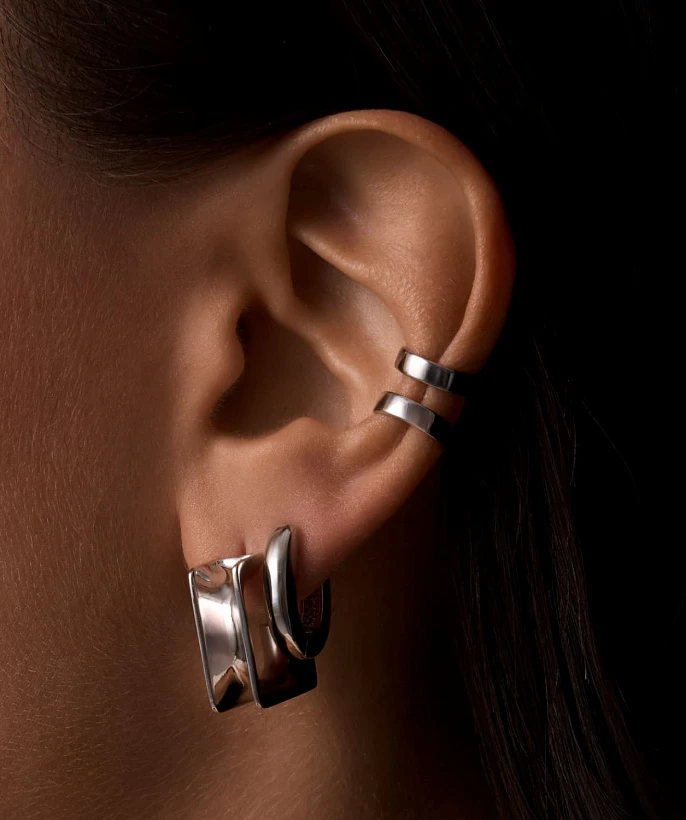 Серебряные серьги вогнутой формы