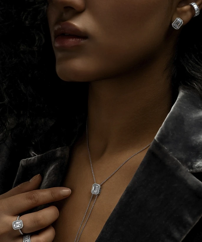 Серебряные серьги-гвоздики ПОЛНОЧЬ с фианитами в огранке Эмеральд