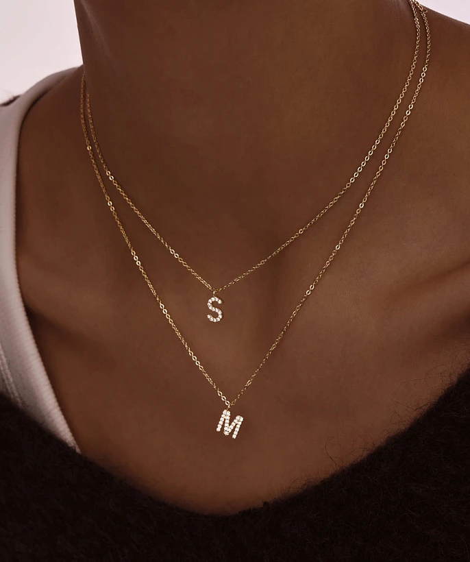Серебряное колье  в покрытии желтое золото  с буквой S MIESTILO