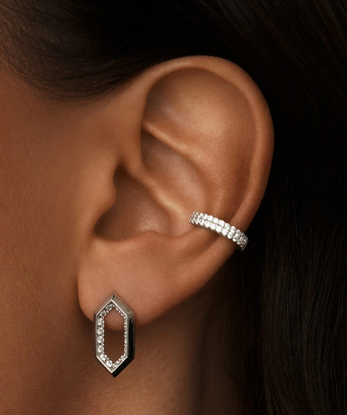 Серебряные многогранные серьги с фианитами