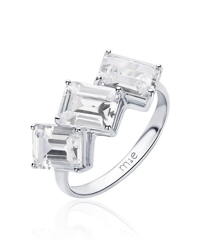 Серебряное кольцо A LA RUSSE с тремя фианитами