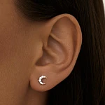 Серебряные пусеты в форме полумесяца с фианитами MIESTILO 