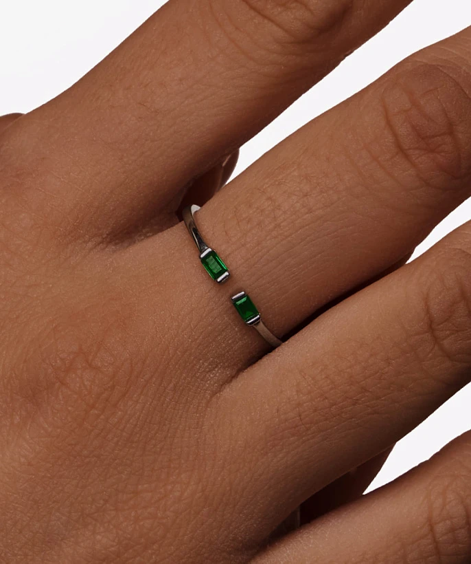 Серебряное кольцо серебро с фианитами регулируемое MIESTILO