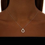 Серебряное колье с овальной подвеской с фианитами