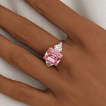 Серебряное крупное кольцо с розовым фианитом