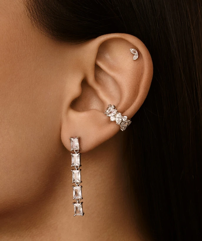 Серебряные пусеты с подвесками из крупных фианитов MIESTILO 