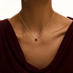 Серебряное колье ЭРОС на тонкой цепочке с натуральным гранатом