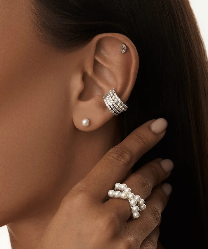 Серебряный пирсинг в ухо с фианитами MIESTILO