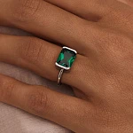 Серебряное кольцо-солитер с зеленым фианитом MIESTILO 
