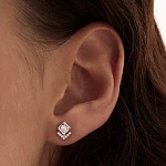 Геометричные серебряные пусеты с фианитами MIESTILO 